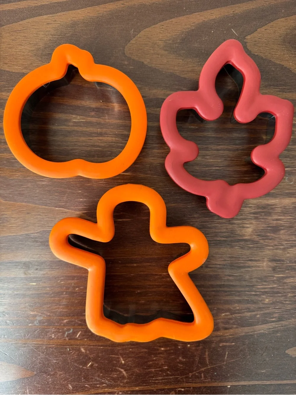 Set of 3 Wilton Comfort Grip Cutter Leaf Ghost Pumpkin Fall Halloween Cookie